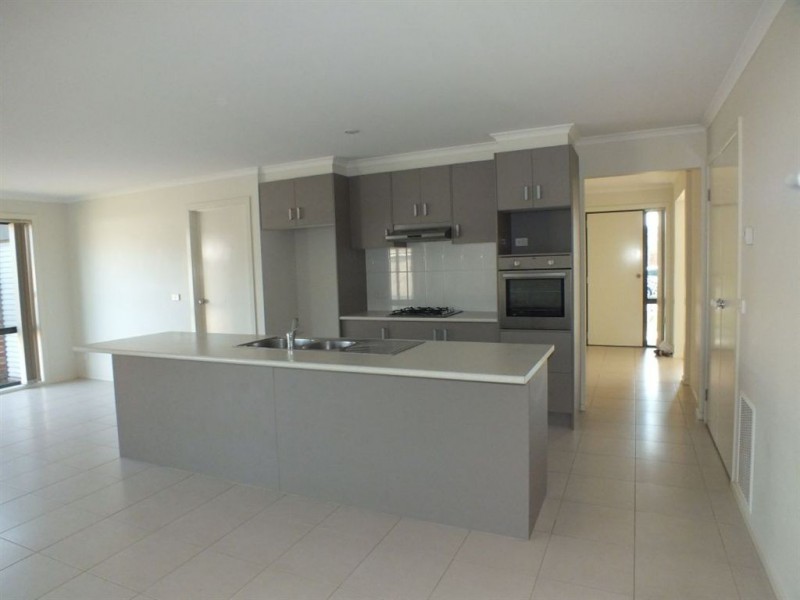 14 Olivia Court, Pakenham VIC 3810