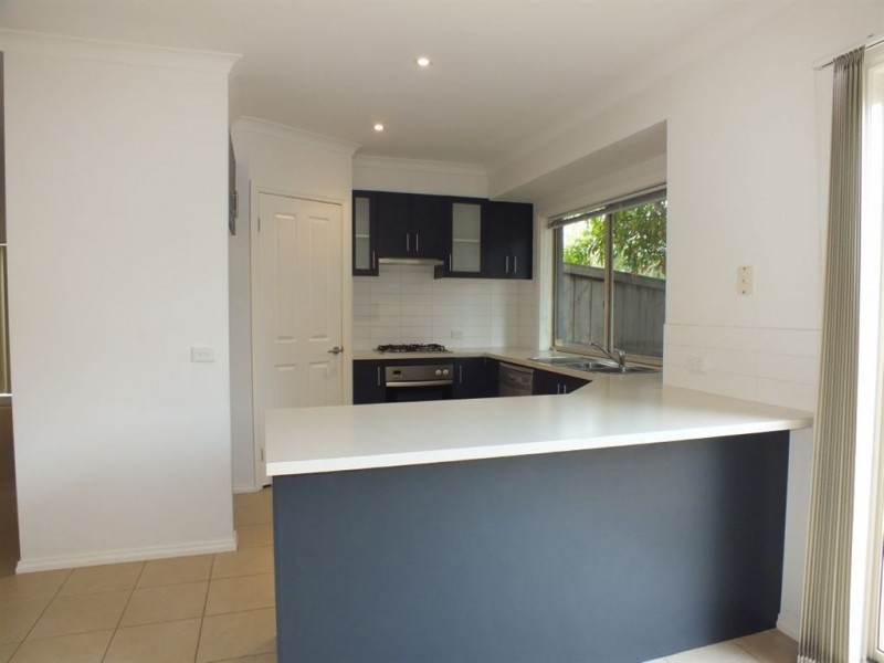 7 Fallingwater Drive, Pakenham VIC 3810