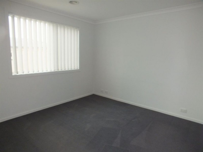 48 Serenity Street, Pakenham VIC 3810