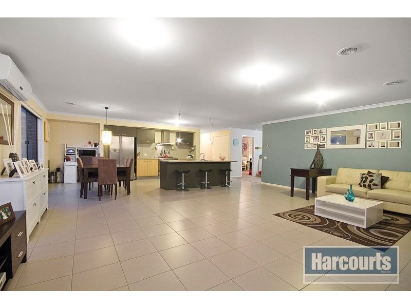42 Tipperary Circuit, Pakenham VIC 3810