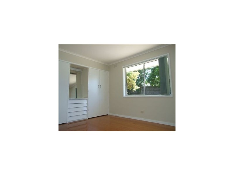 36 Princes Hwy, Pakenham VIC 3810