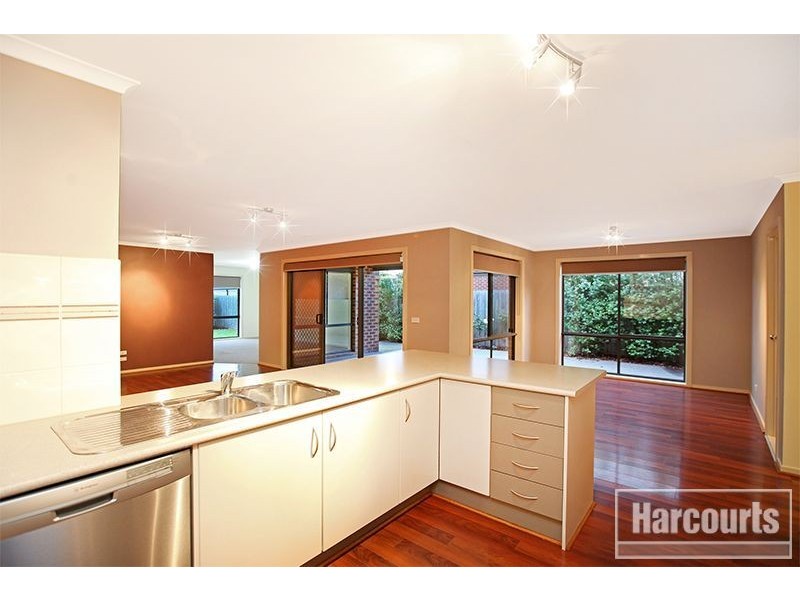 13 Azalea Avenue, Pakenham VIC 3810