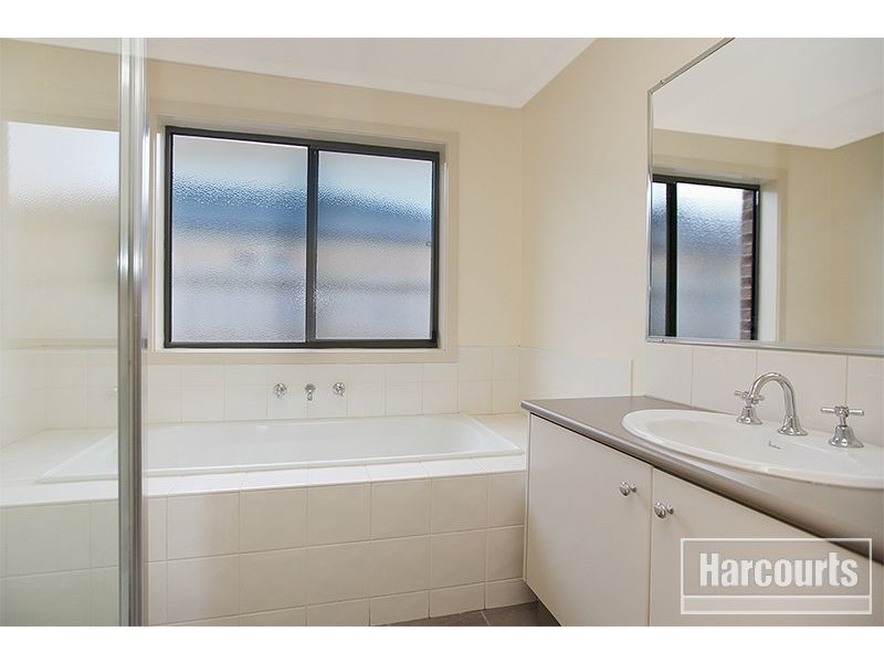 13 Azalea Avenue, Pakenham VIC 3810