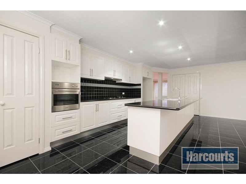 7 Banks Road, Pakenham VIC 3810