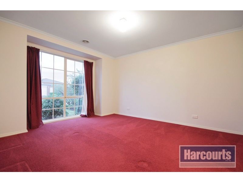 7 Banks Road, Pakenham VIC 3810