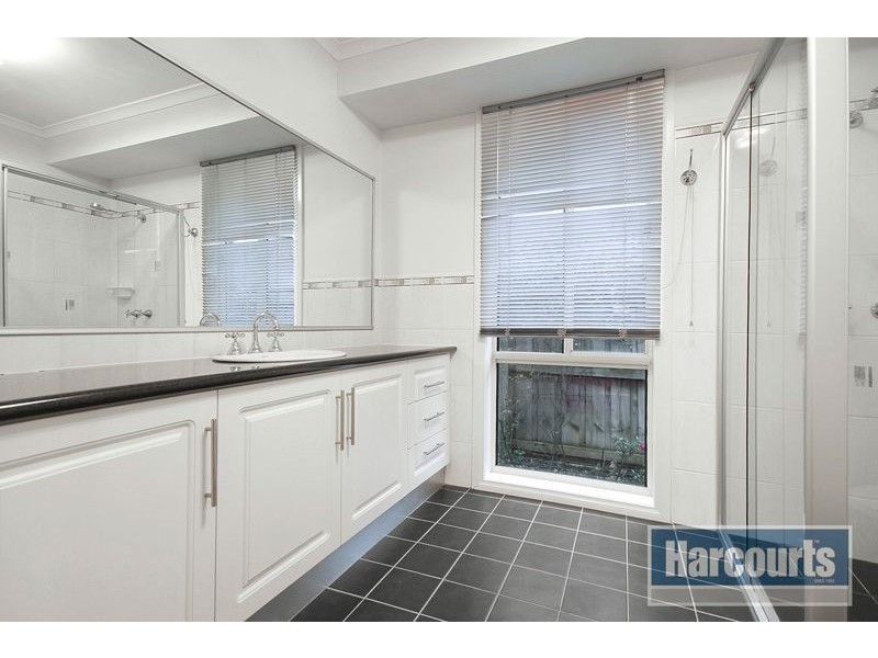 7 Banks Road, Pakenham VIC 3810