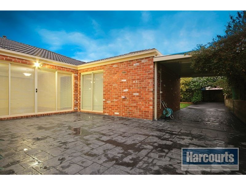 7 Banks Road, Pakenham VIC 3810