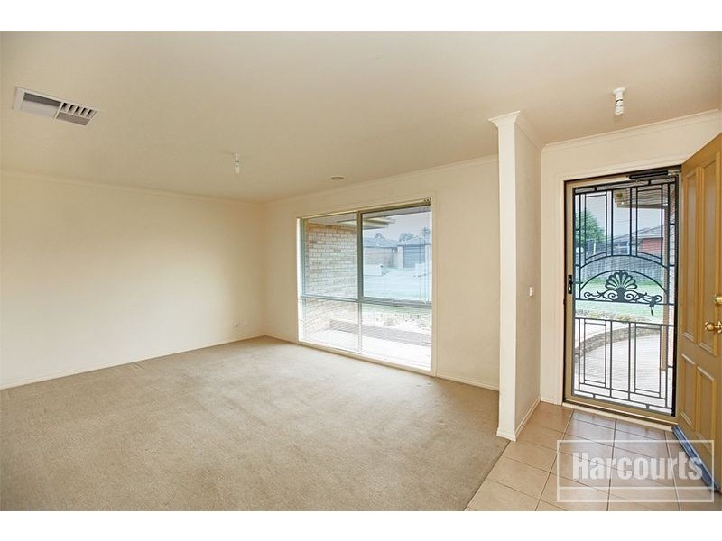 8 Acre Court, Pakenham VIC 3810