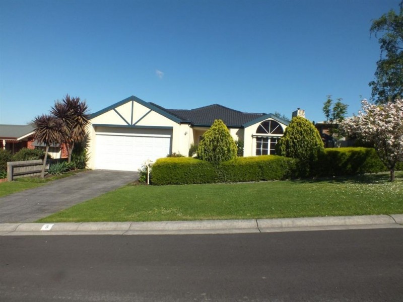 5 McCaffery Rise, Pakenham VIC 3810