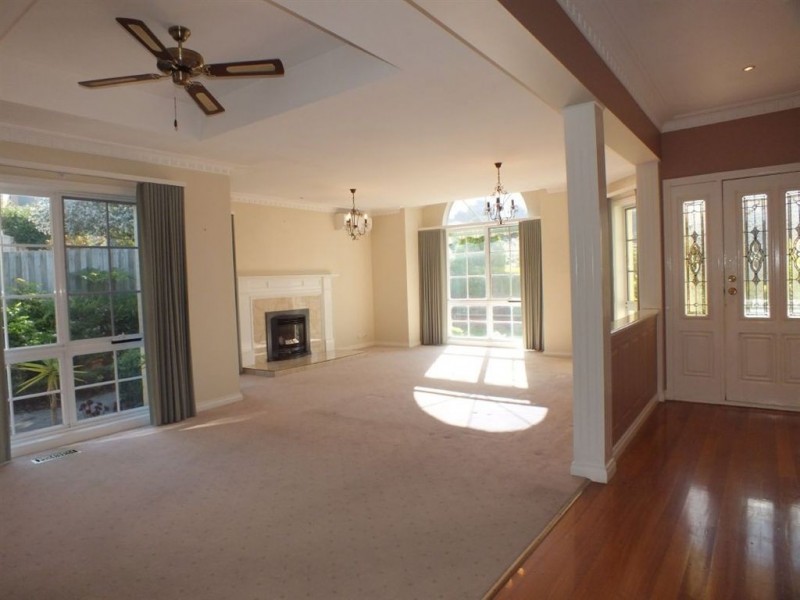 5 McCaffery Rise, Pakenham VIC 3810