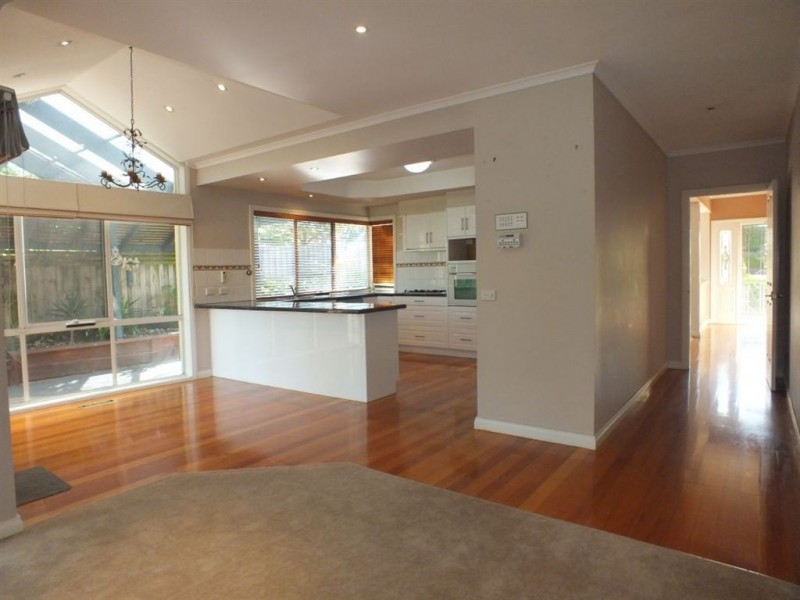 5 McCaffery Rise, Pakenham VIC 3810