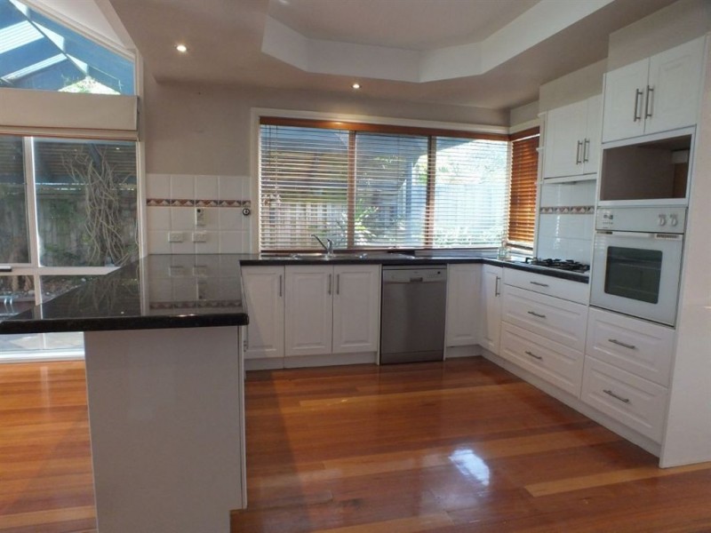 5 McCaffery Rise, Pakenham VIC 3810