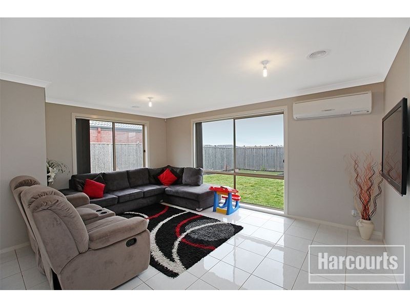 18 Arden Ave, Pakenham VIC 3810