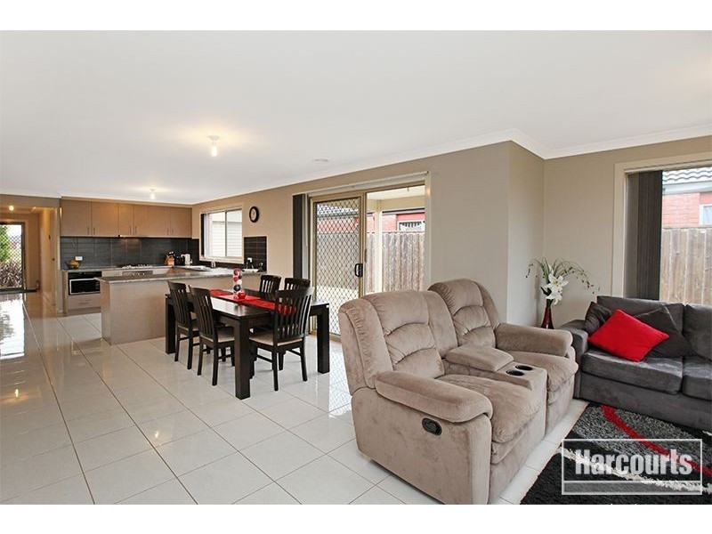 18 Arden Ave, Pakenham VIC 3810