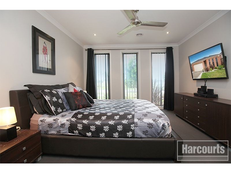 18 Arden Ave, Pakenham VIC 3810