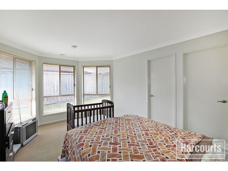 13 Tyrone Ave, Pakenham VIC 3810