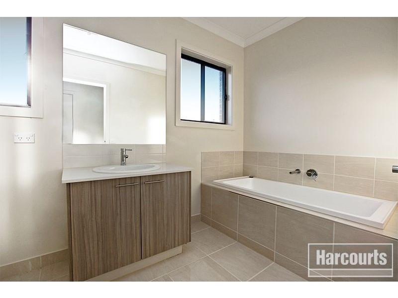 12/3 Manor View, Pakenham VIC 3810