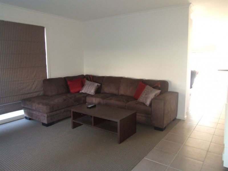 9 Alison Close, Pakenham VIC 3810