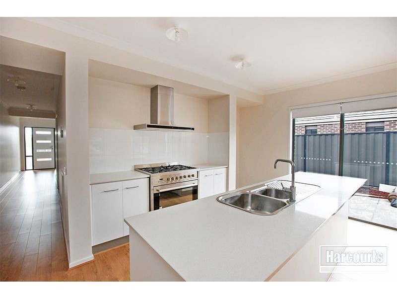 38 Victoria Place, Pakenham VIC 3810