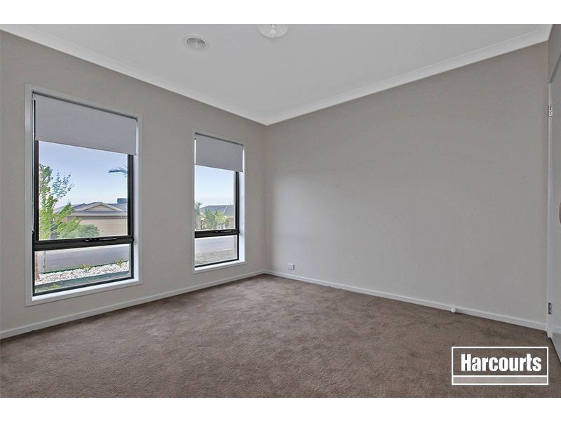 38 Victoria Place, Pakenham VIC 3810