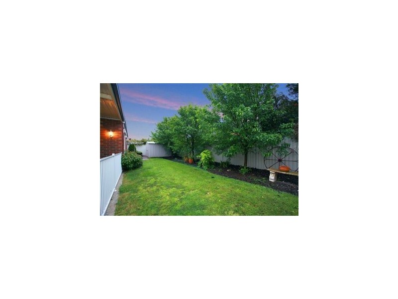 50 Flinders Chase, Pakenham VIC 3810