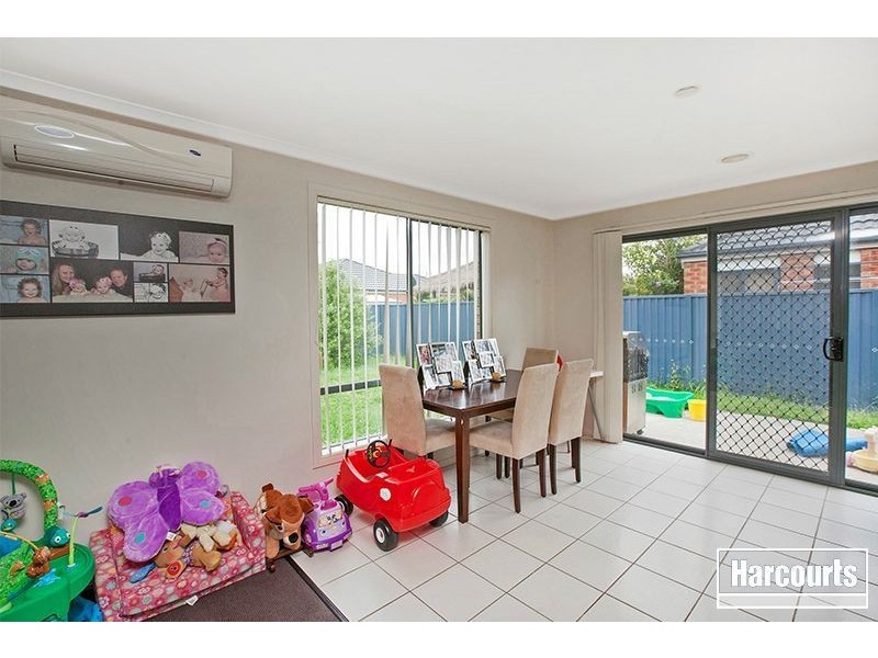12 Scarlet Crescent, Pakenham VIC 3810