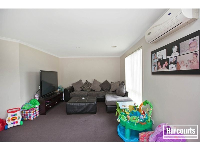 12 Scarlet Crescent, Pakenham VIC 3810