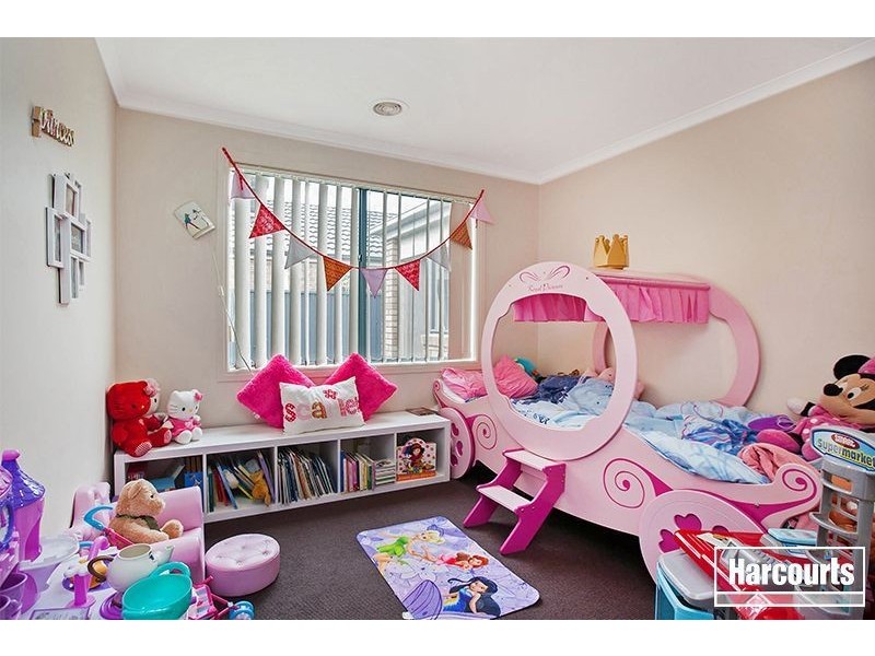 12 Scarlet Crescent, Pakenham VIC 3810