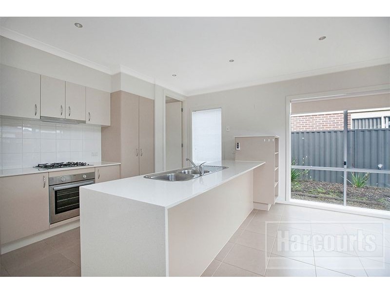 22 Orchard Valley Avenue, Pakenham VIC 3810