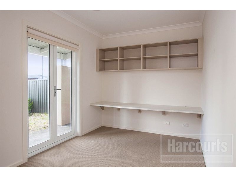 22 Orchard Valley Avenue, Pakenham VIC 3810