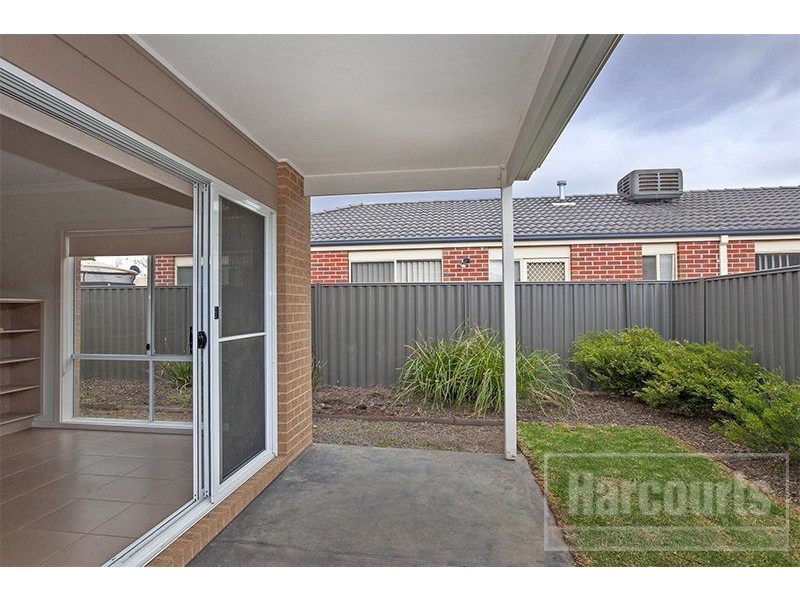 22 Orchard Valley Avenue, Pakenham VIC 3810