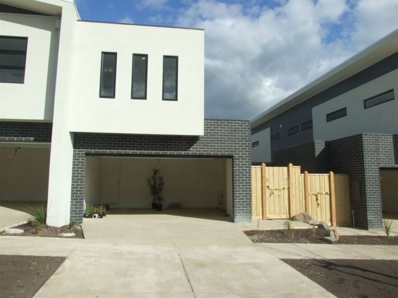 27 Flemington Rise, Officer VIC 3809