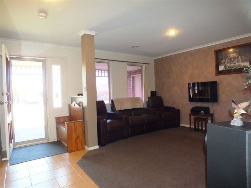 11 Justin Place, Pakenham VIC 3810