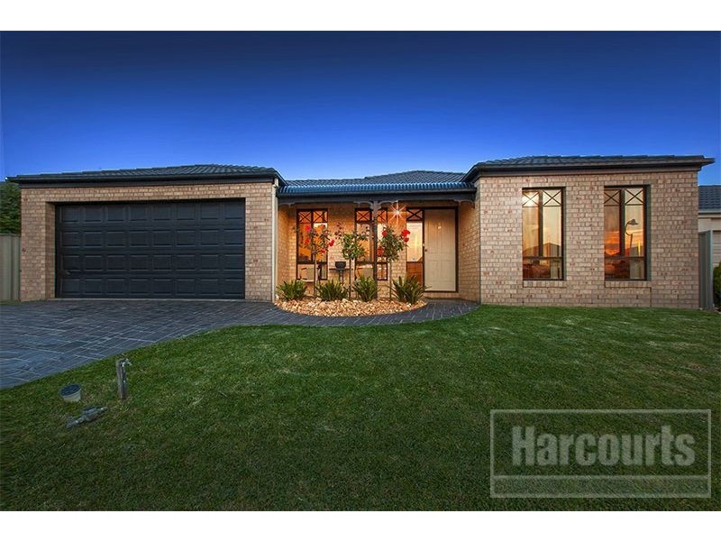 13 Barwon Drive, Pakenham VIC 3810