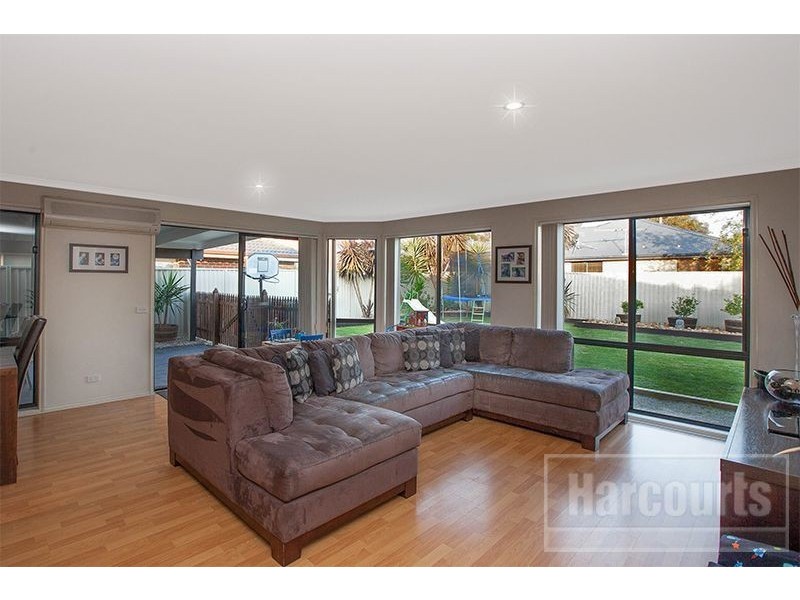 13 Barwon Drive, Pakenham VIC 3810