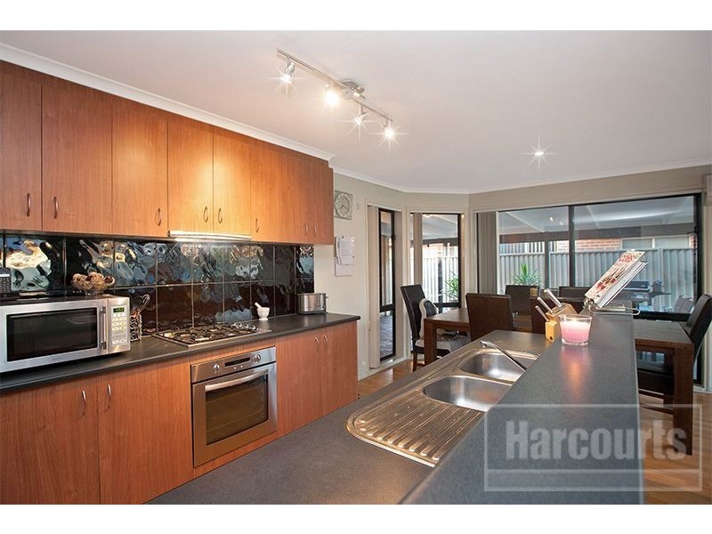 13 Barwon Drive, Pakenham VIC 3810