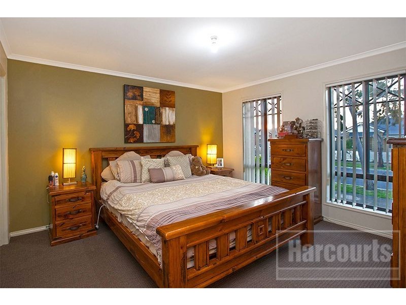 13 Barwon Drive, Pakenham VIC 3810