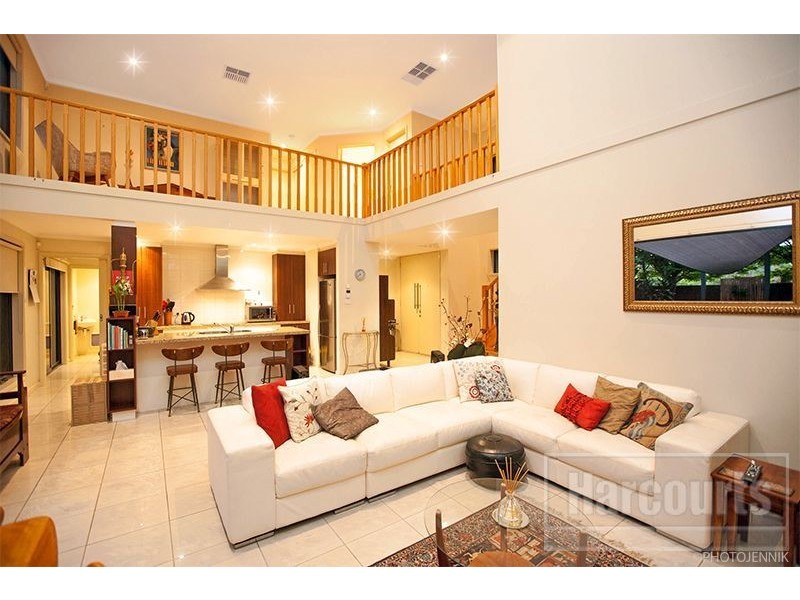 2 Derby Lane, Pakenham VIC 3810