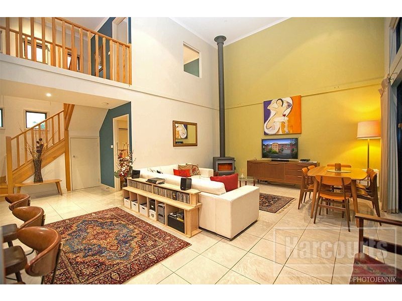 2 Derby Lane, Pakenham VIC 3810