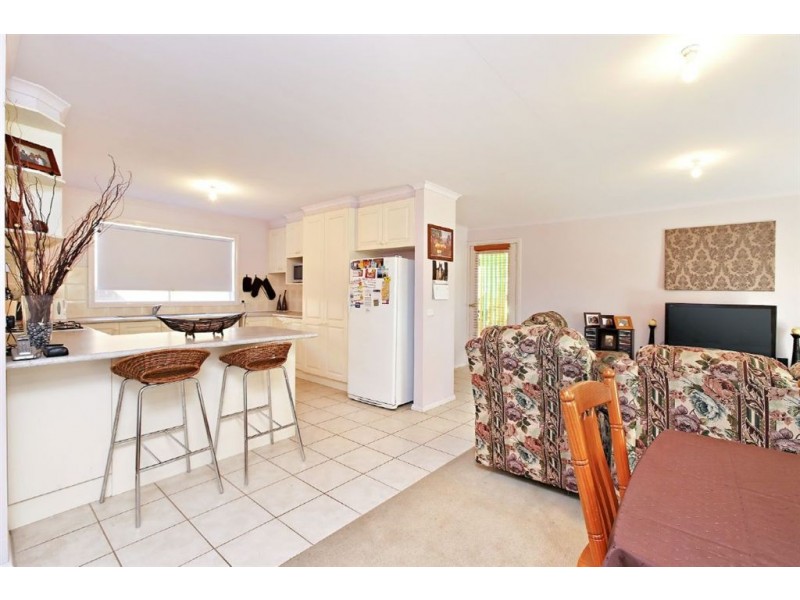 1/9 Henty Street, Pakenham VIC 3810