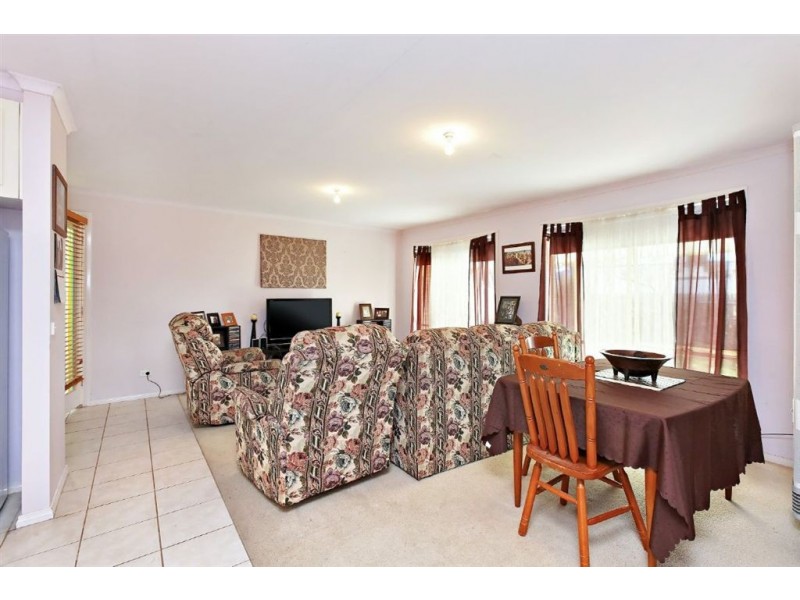 1/9 Henty Street, Pakenham VIC 3810