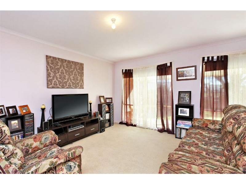 1/9 Henty Street, Pakenham VIC 3810