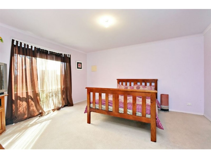 1/9 Henty Street, Pakenham VIC 3810