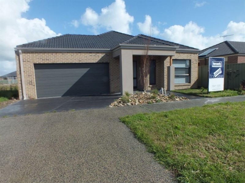 12 Park Orchard, Pakenham VIC 3810