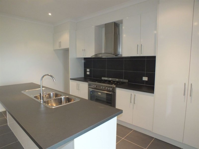 12 Park Orchard, Pakenham VIC 3810