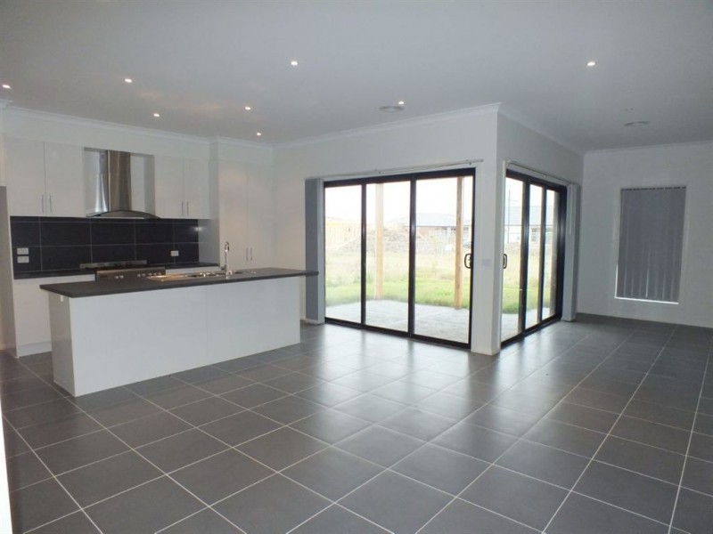 12 Park Orchard, Pakenham VIC 3810