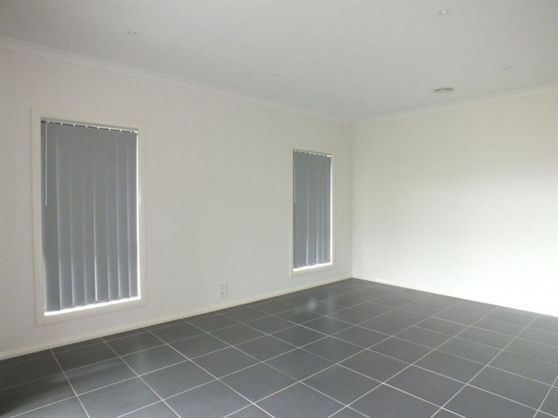 12 Park Orchard, Pakenham VIC 3810