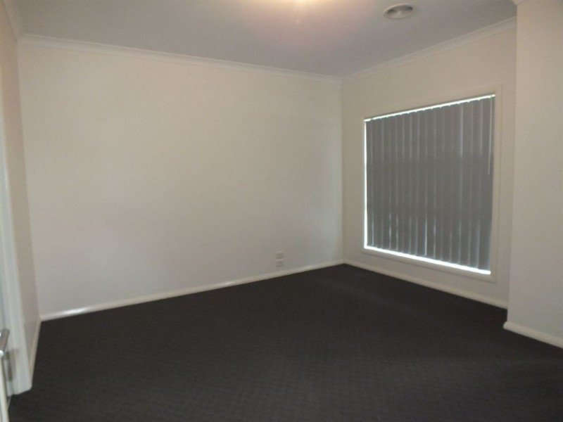 12 Park Orchard, Pakenham VIC 3810