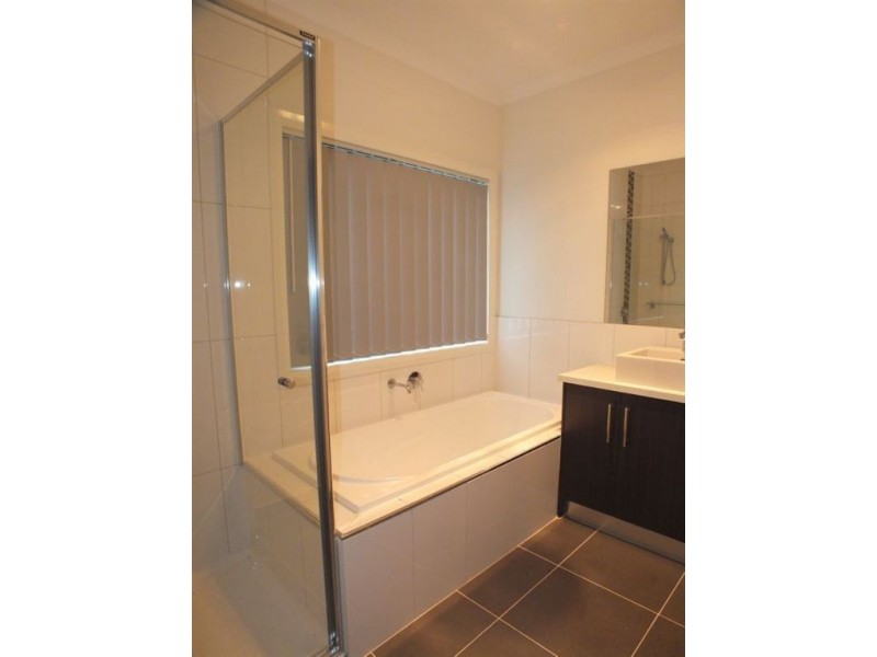 12 Park Orchard, Pakenham VIC 3810