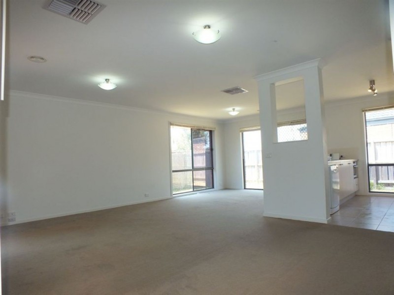 54 Algerd Way, Pakenham VIC 3810